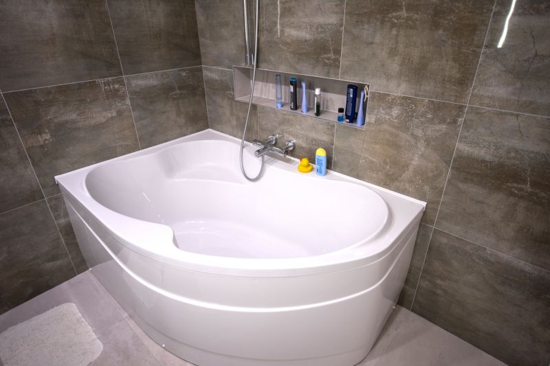 Space-saving Corner Tub