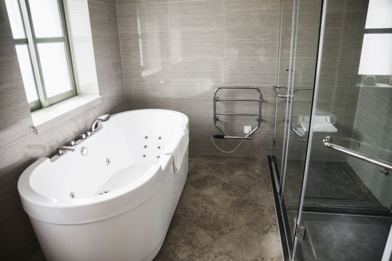 Freestanding Tub with Elegant Design